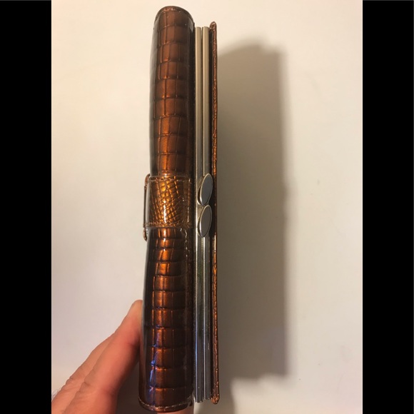 Stunning new brown patent leather large wallet - Picture 3 of 6